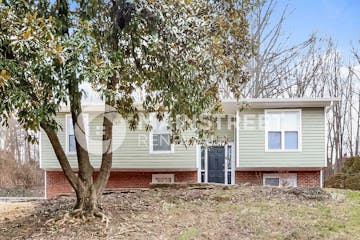 9104 ROYAL OAK DR LOUISVILLE, KY 40272